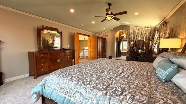 6 Glenview Court, Bolingbrook, IL 60490