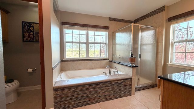 6 Glenview Court, Bolingbrook, IL 60490