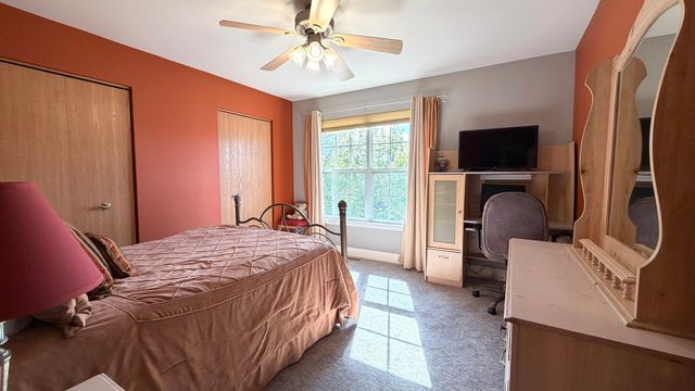 6 Glenview Court, Bolingbrook, IL 60490