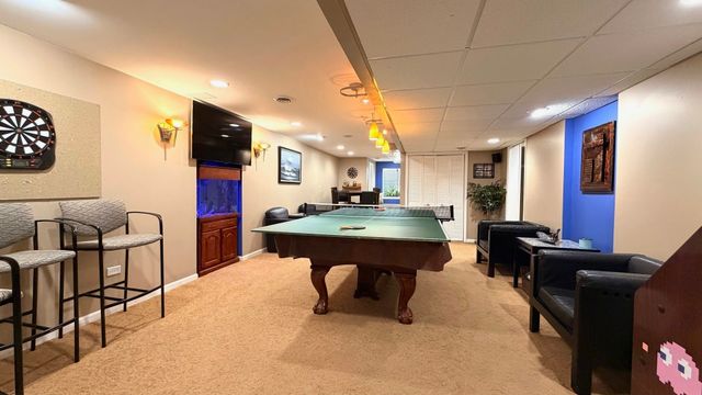 6 Glenview Court, Bolingbrook, IL 60490