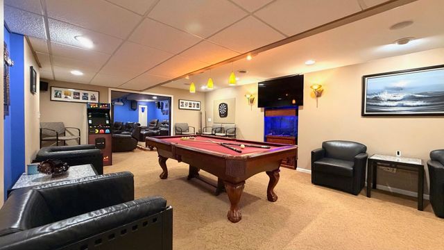 6 Glenview Court, Bolingbrook, IL 60490