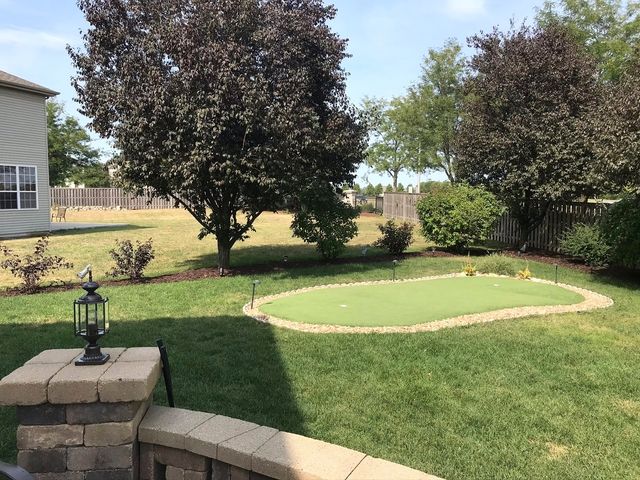 6 Glenview Court, Bolingbrook, IL 60490