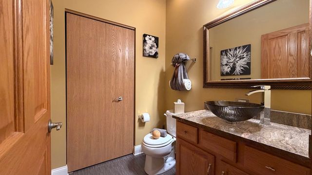6 Glenview Court, Bolingbrook, IL 60490