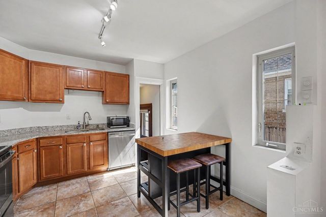 3058 Penrose Place, Cincinnati, OH 45211