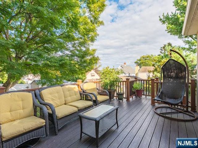 565 Center Street, Wood Ridge, NJ 07075