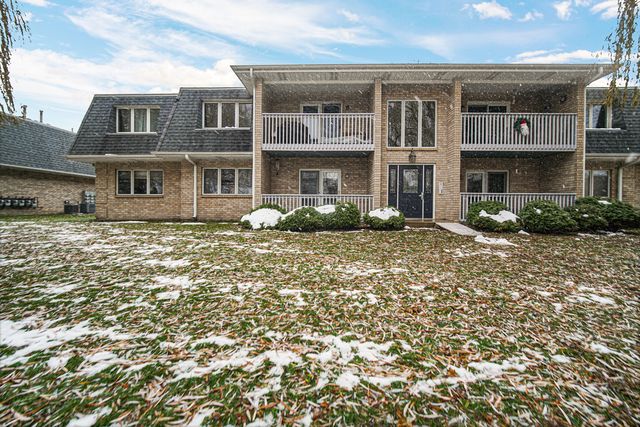 9320 Spring Creek Drive 3, Highland, IN 46322