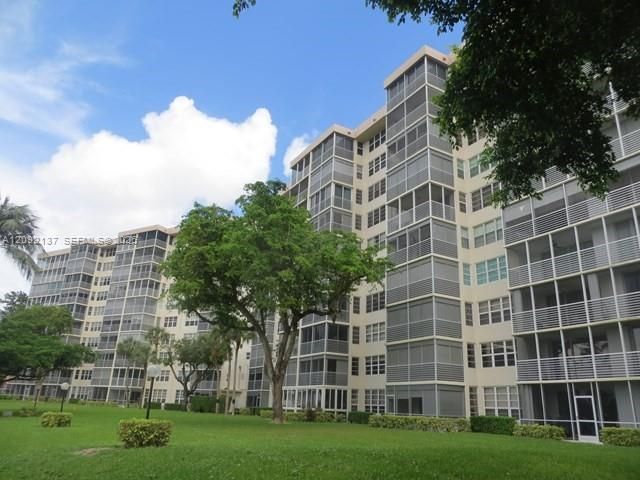 3499 Oaks Way 708, Pompano Beach, FL 33069