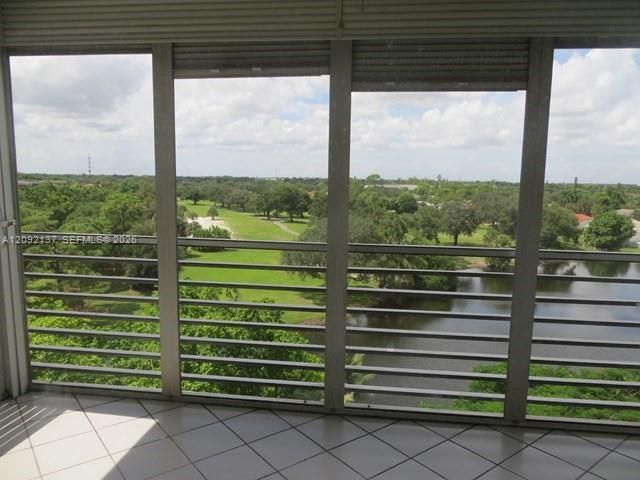 3499 Oaks Way 708, Pompano Beach, FL 33069