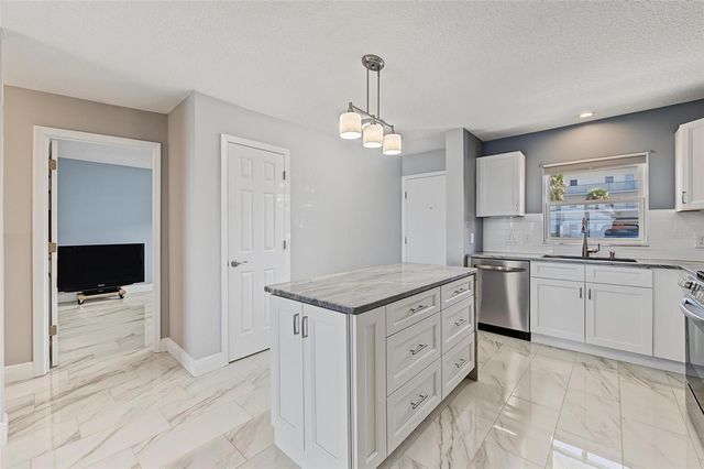 7 DUNOON PLACE 104, Dunedin, FL 34698
