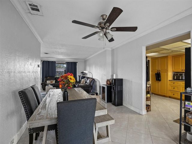 4461 NW 6th St, Plantation, FL 33317