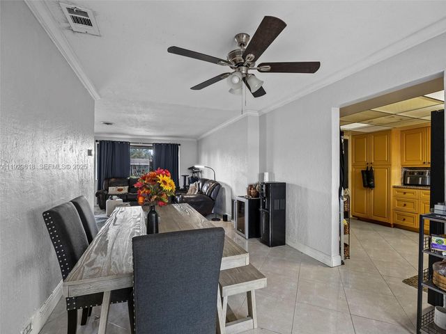 4461 NW 6th St, Plantation, FL 33317