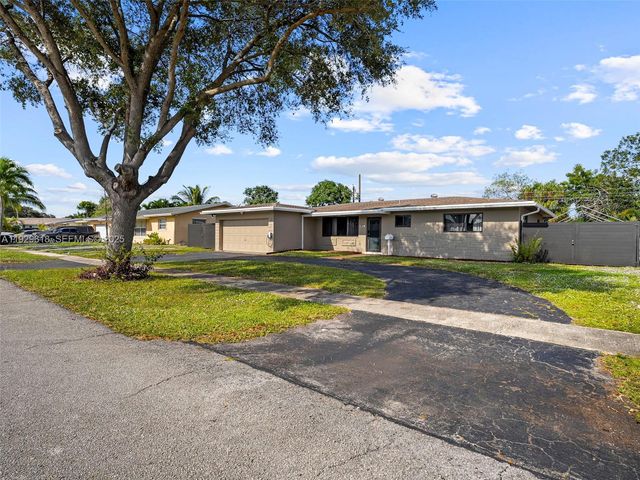 4461 NW 6th St, Plantation, FL 33317