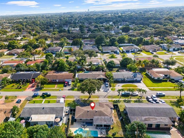 4461 NW 6th St, Plantation, FL 33317
