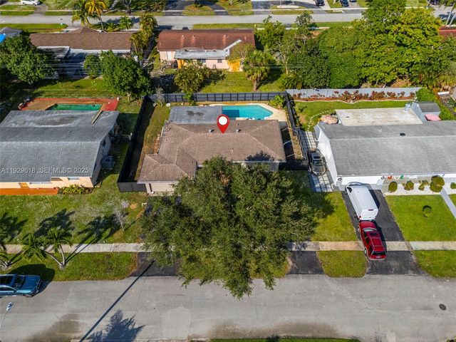 4461 NW 6th St, Plantation, FL 33317