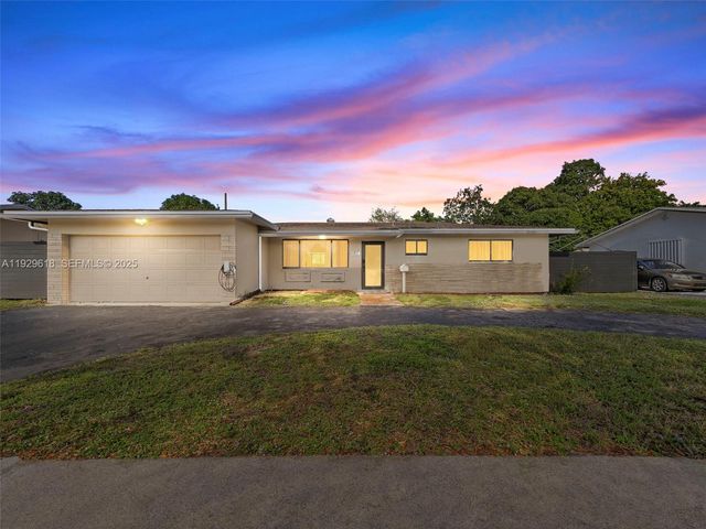 4461 NW 6th St, Plantation, FL 33317