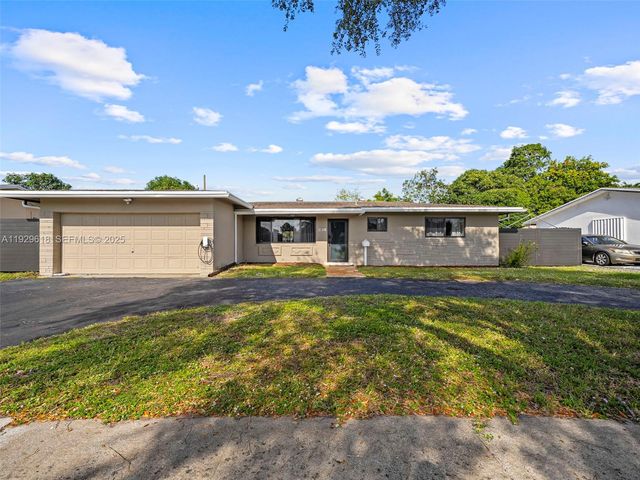 4461 NW 6th St, Plantation, FL 33317