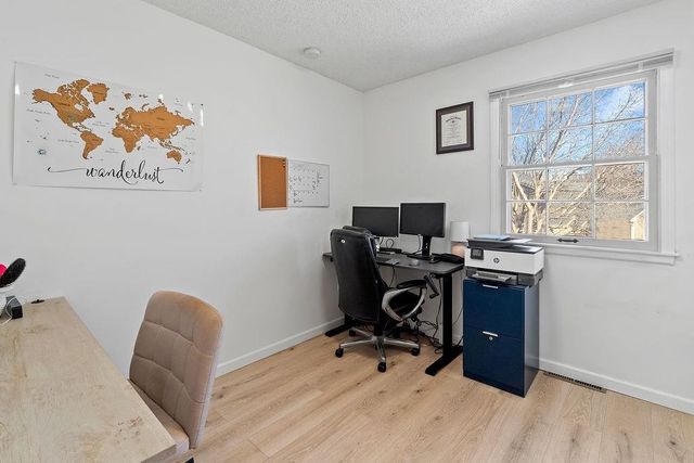 2225 E Taylor Drive, Olathe, KS 66062