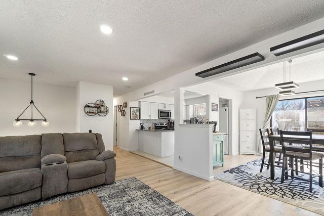 2225 E Taylor Drive, Olathe, KS 66062