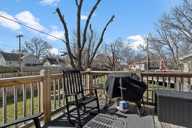 2225 E Taylor Drive, Olathe, KS 66062