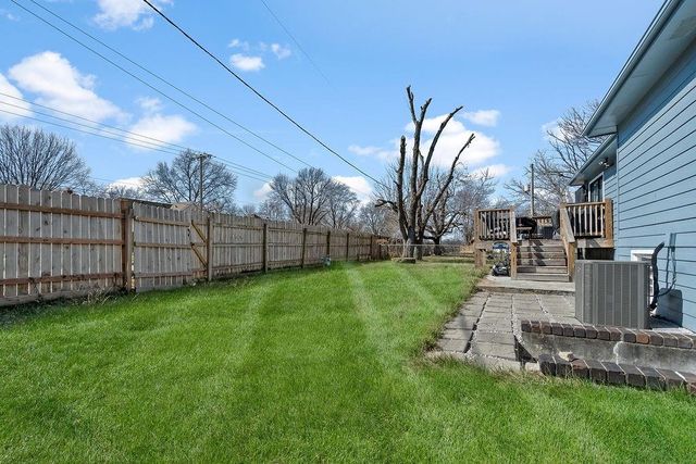 2225 E Taylor Drive, Olathe, KS 66062