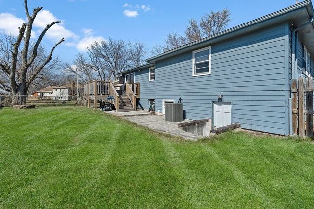 2225 E Taylor Drive, Olathe, KS 66062