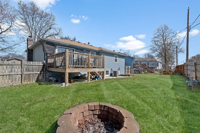 2225 E Taylor Drive, Olathe, KS 66062