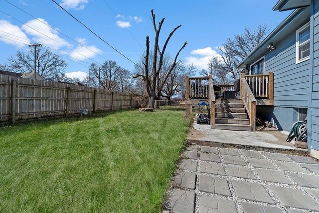 2225 E Taylor Drive, Olathe, KS 66062