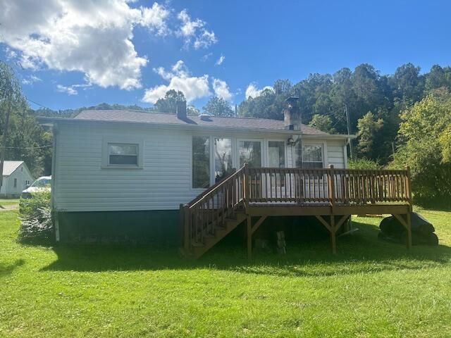352 Club House RD, Martinsville, VA 24112
