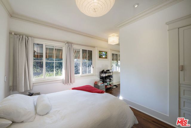 111 S Van Ness Avenue, Los Angeles, CA 90004