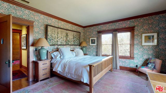 111 S Van Ness Avenue, Los Angeles, CA 90004