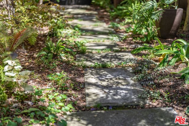 111 S Van Ness Avenue, Los Angeles, CA 90004