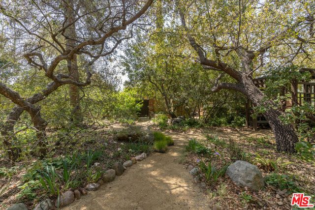 111 S Van Ness Avenue, Los Angeles, CA 90004