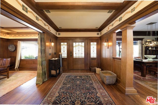 111 S Van Ness Avenue, Los Angeles, CA 90004