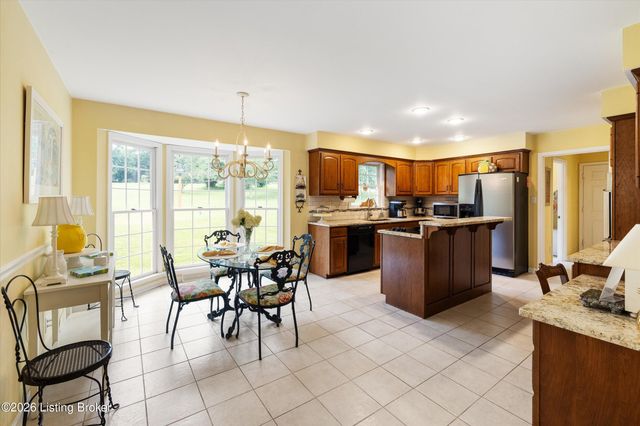 7412 Routt Rd, Louisville, KY 40299