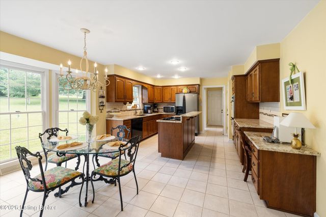 7412 Routt Rd, Louisville, KY 40299