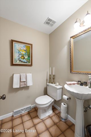 7412 Routt Rd, Louisville, KY 40299