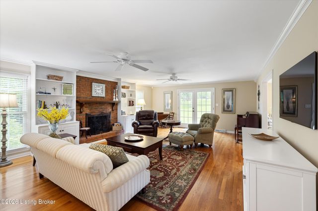7412 Routt Rd, Louisville, KY 40299