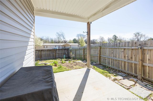 15019 S 284th East Avenue, Coweta, OK 74429