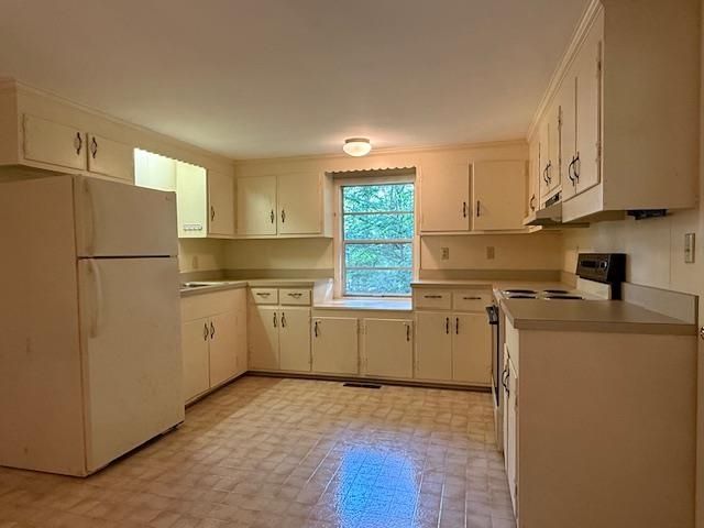 1921 S LAKESHORE DR, Louisa, VA 23093