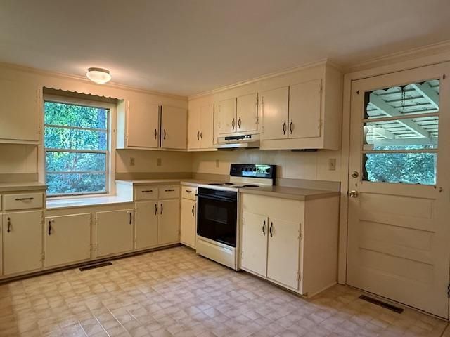 1921 S LAKESHORE DR, Louisa, VA 23093