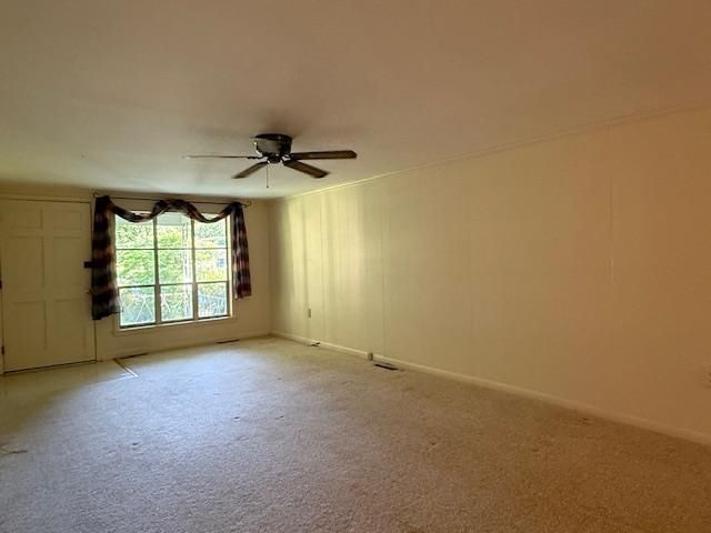 1921 S LAKESHORE DR, Louisa, VA 23093