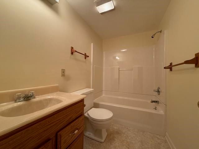 1921 S LAKESHORE DR, Louisa, VA 23093