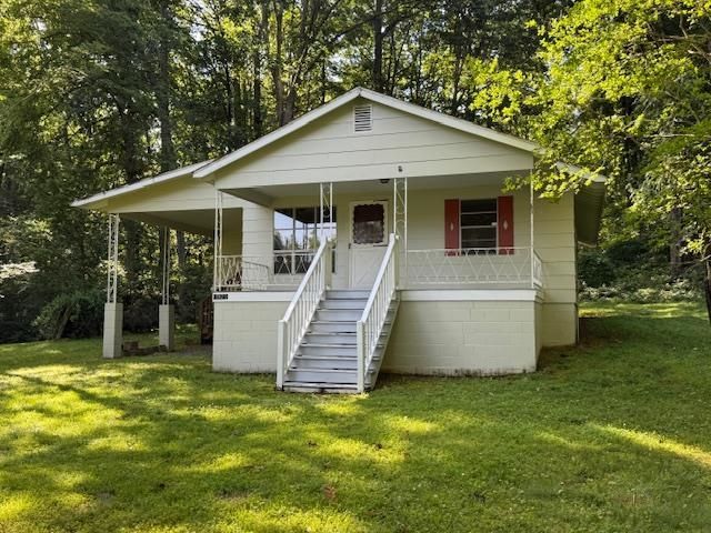 1921 S LAKESHORE DR, Louisa, VA 23093