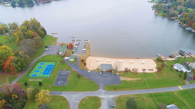 1921 S LAKESHORE DR, Louisa, VA 23093