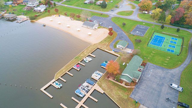 1921 S LAKESHORE DR, Louisa, VA 23093