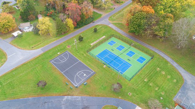 1921 S LAKESHORE DR, Louisa, VA 23093