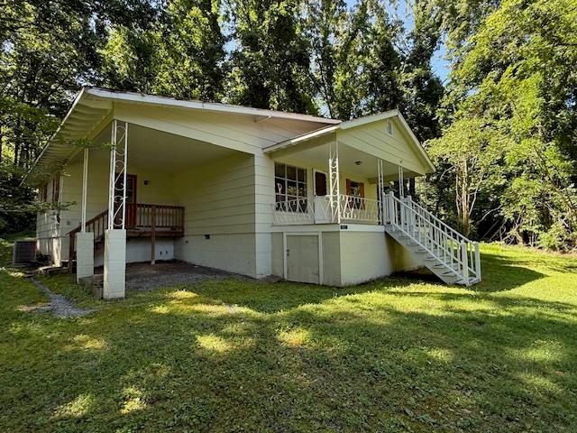 1921 S LAKESHORE DR, Louisa, VA 23093