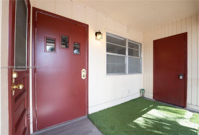 2041 NW 81st Ave 427, Pembroke Pines, FL 33024