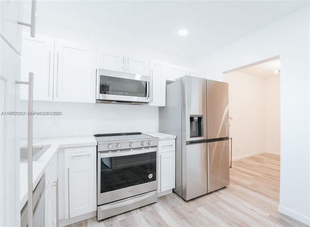 2041 NW 81st Ave 427, Pembroke Pines, FL 33024