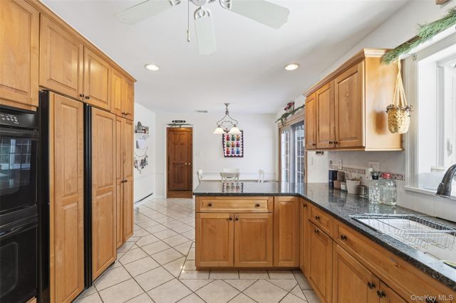17 Birch Hill, Putnam Valley, NY 10579